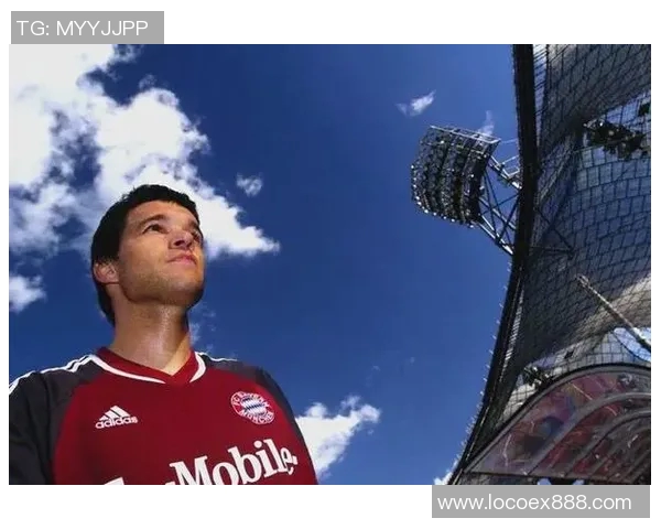 德国足球巨星巴拉克的辉煌生涯与绿茵场上的经典瞬间